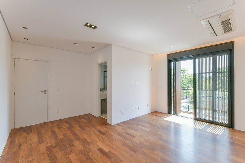 Casa em Condomínio em Alphaville 546m² 4 suítes 5 vagas Alameda das Embaúbas Santana de Parnaíba - 