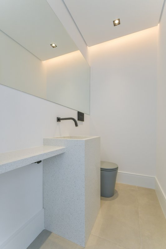 Casa em Condomínio em Alphaville 546m² 4 suítes 5 vagas Alameda das Embaúbas Santana de Parnaíba - 