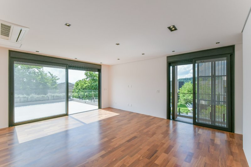 Casa em Condomínio em Alphaville 546m² 4 suítes 5 vagas Alameda das Embaúbas Santana de Parnaíba - 