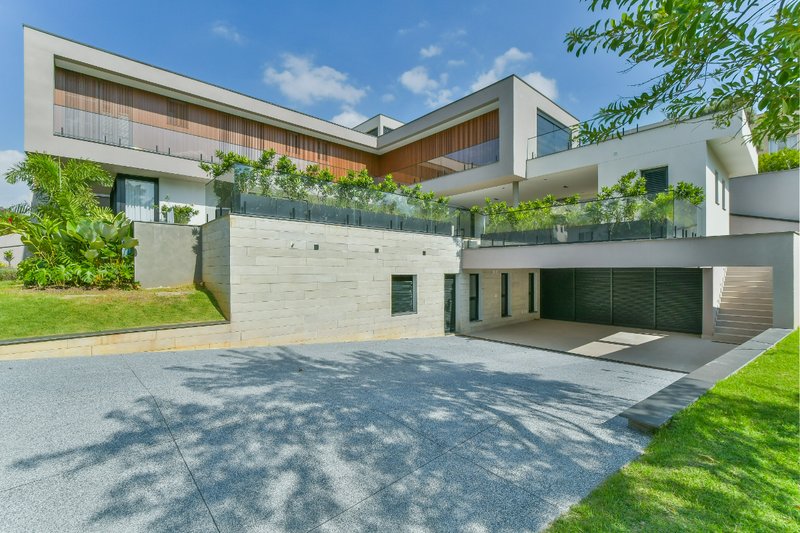 Casa em Condomínio em Alphaville 546m² 4 suítes 5 vagas Alameda das Embaúbas Santana de Parnaíba - 
