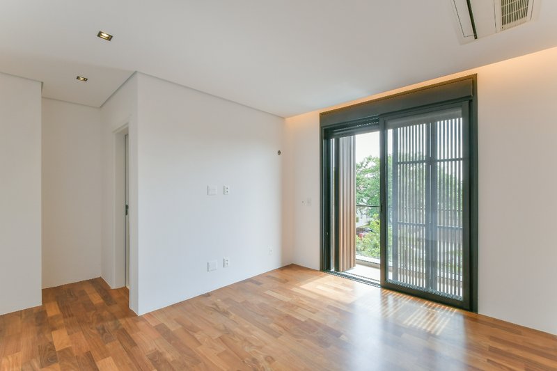 Casa em Condomínio em Alphaville 546m² 4 suítes 5 vagas Alameda das Embaúbas Santana de Parnaíba - 