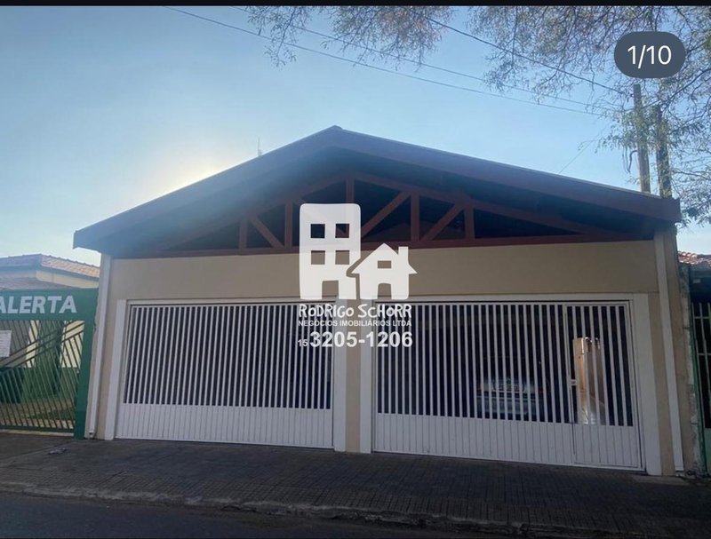 🏡 Casa à Venda na Av. Zilah de Aquino – Oportunidade Imperdível! LOTE INTEIRO - Tatuí - 
