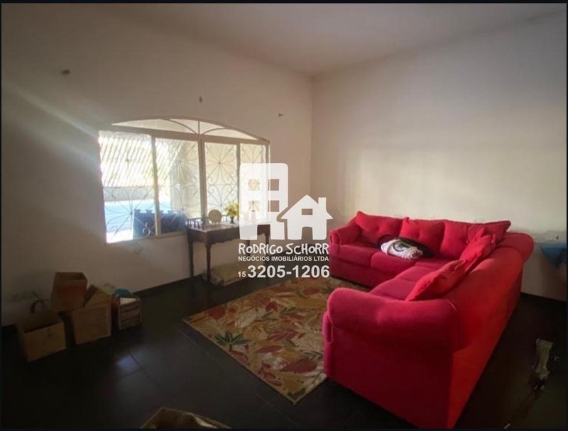 🏡 Casa à Venda na Av. Zilah de Aquino – Oportunidade Imperdível! LOTE INTEIRO - Tatuí - 