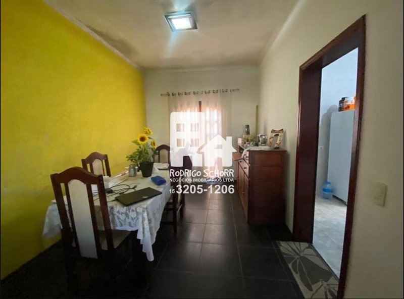 🏡 Casa à Venda na Av. Zilah de Aquino – Oportunidade Imperdível! LOTE INTEIRO - Tatuí - 