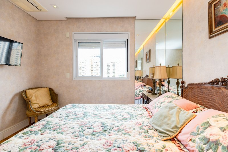 Apartamento 151m² no Campo Belo 3 suítes 3 vagas Rua República do Iraque São Paulo - 