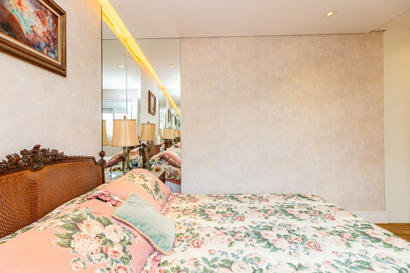 Apartamento 151m² no Campo Belo 3 suítes 3 vagas Rua República do Iraque São Paulo - 