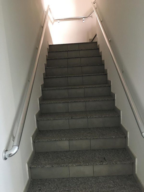 ALUGA-SE EXCELENTE IMÓVEL COMERCIAL - 8 VAGAS - 250M2 - IMÓVEL GEMINADO Rua Antônio das Chagas São Paulo - 