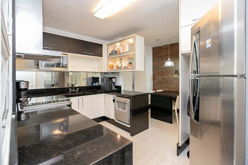 Apartamento 162m² em Moema 3 suítes 3 vagas Avenida Jandira São Paulo - 