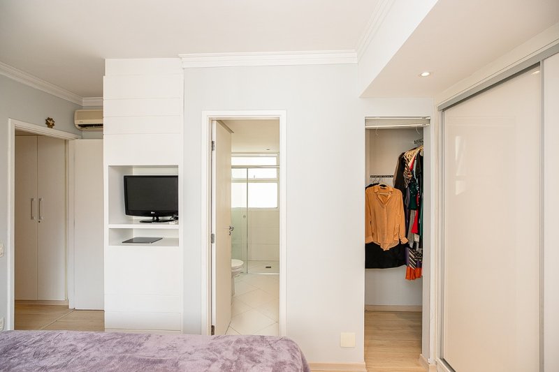 Apartamento 162m² em Moema 3 suítes 3 vagas Avenida Jandira São Paulo - 