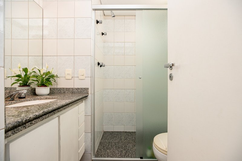 Apartamento 162m² em Moema 3 suítes 3 vagas Avenida Jandira São Paulo - 