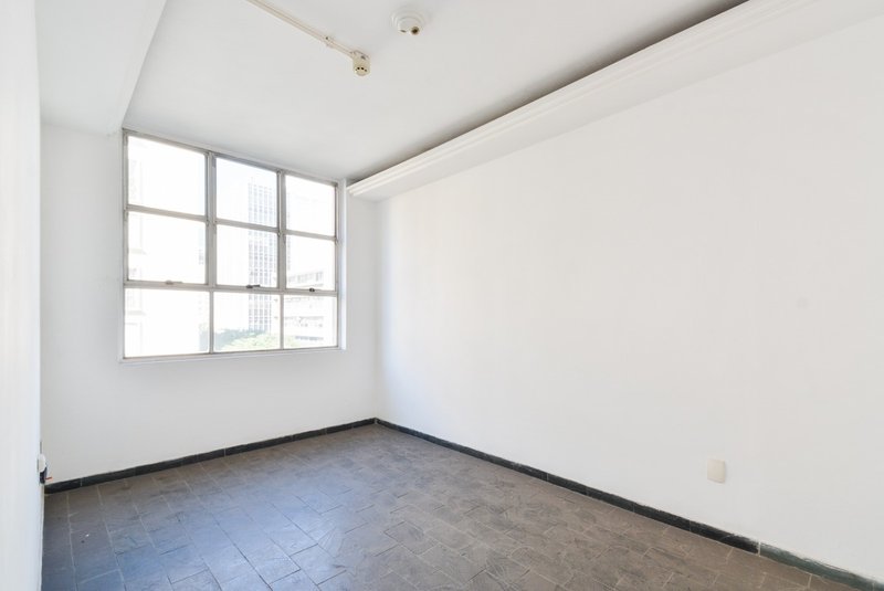 Conjunto Comercial próximo à Av Paulista 145m² Rua Luís Coelho São Paulo - 