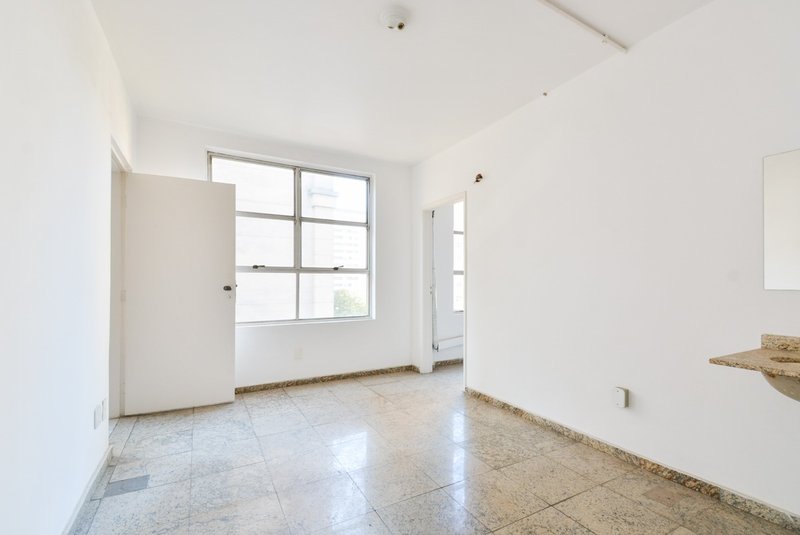 Conjunto Comercial próximo à Av Paulista 145m² Rua Luís Coelho São Paulo - 