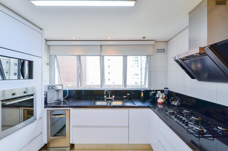 Apartamento 293m² no Campo Belo 4 suítes 4 vagas Rua Conde de Porto Alegre São Paulo - 