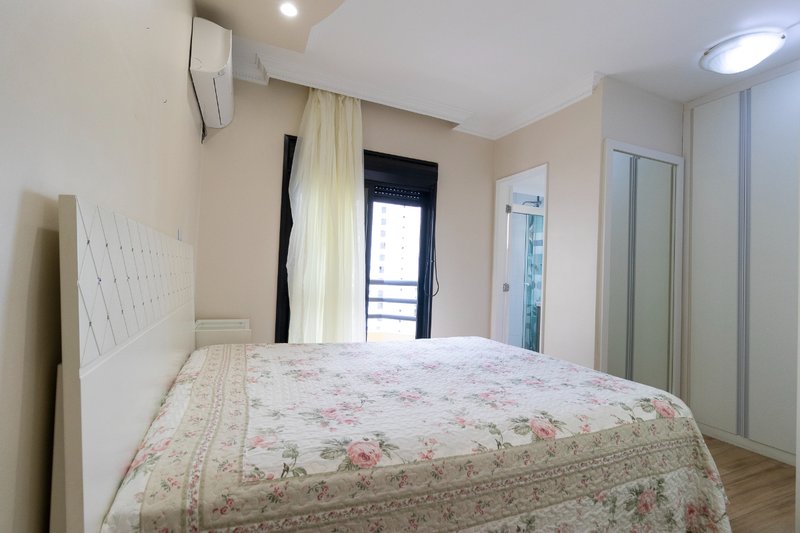 Apartamento 124m² na Vila Mascote 4 dorm 3 suítes 3 vagas Rua Engenheiro Jorge Oliva São Paulo - 