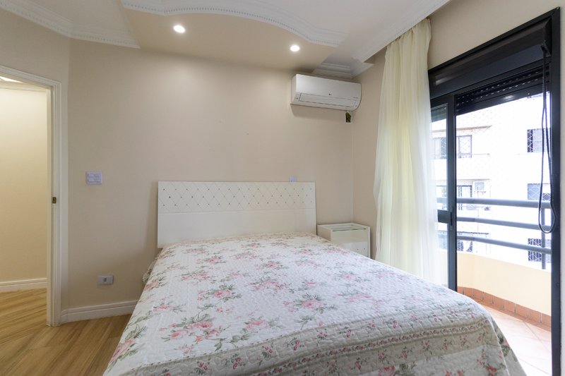 Apartamento 124m² na Vila Mascote 4 dorm 3 suítes 3 vagas Rua Engenheiro Jorge Oliva São Paulo - 