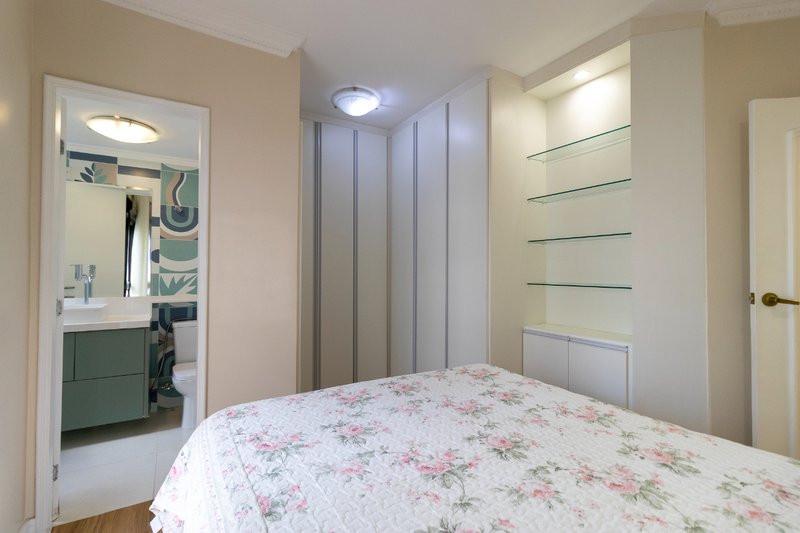 Apartamento 124m² na Vila Mascote 4 dorm 3 suítes 3 vagas Rua Engenheiro Jorge Oliva São Paulo - 