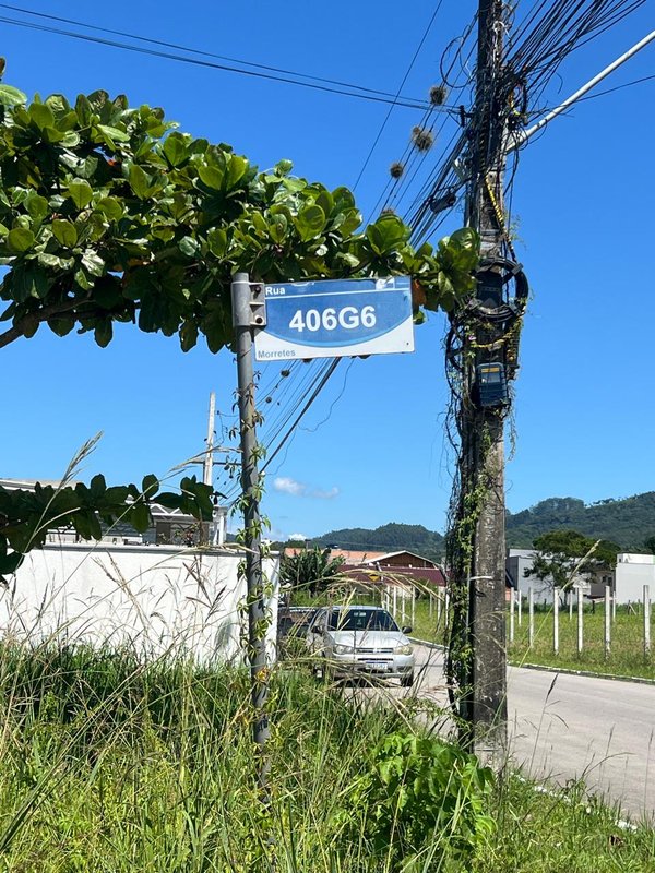 2 Terrenos de área abrangente de esquina localizados em Itapema(Morretes) Rua 406B Itapema - 
