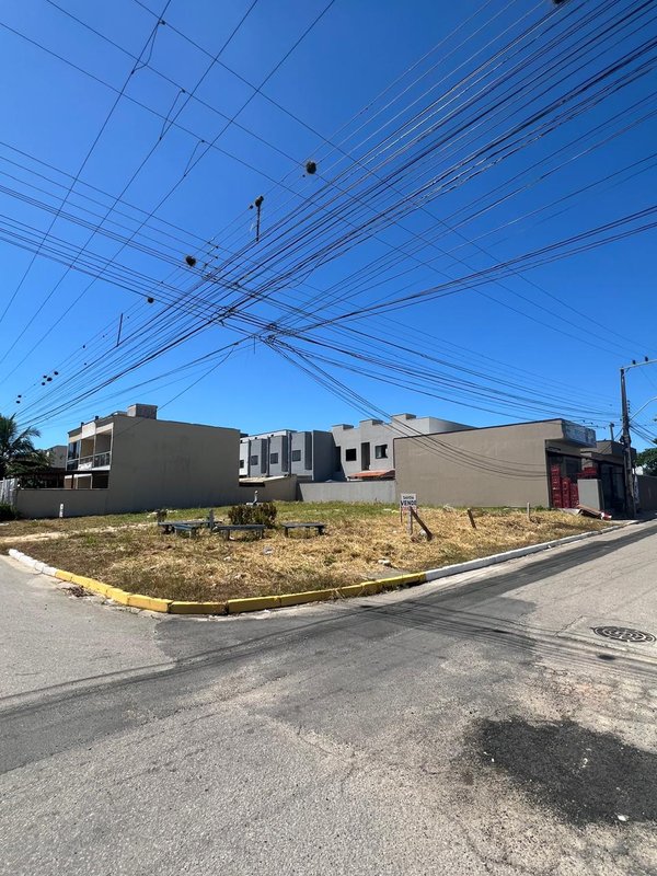 2 Terrenos de área abrangente de esquina localizados em Itapema(Morretes) Rua 406B Itapema - 