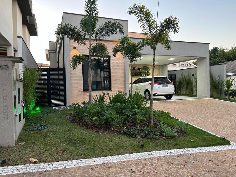 Casa Térrea com piscina - 3 suítes Vila dos Plátanos - Campinas - 