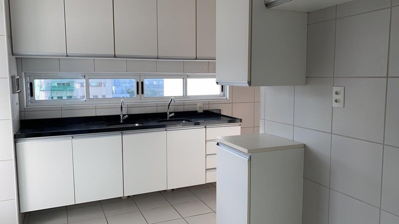 Apartamento à venda com 3 quartos sendo uma suíte, 140m² área útil por R$ 1.250.000,00 Rua Francisco da Cunha Recife - 