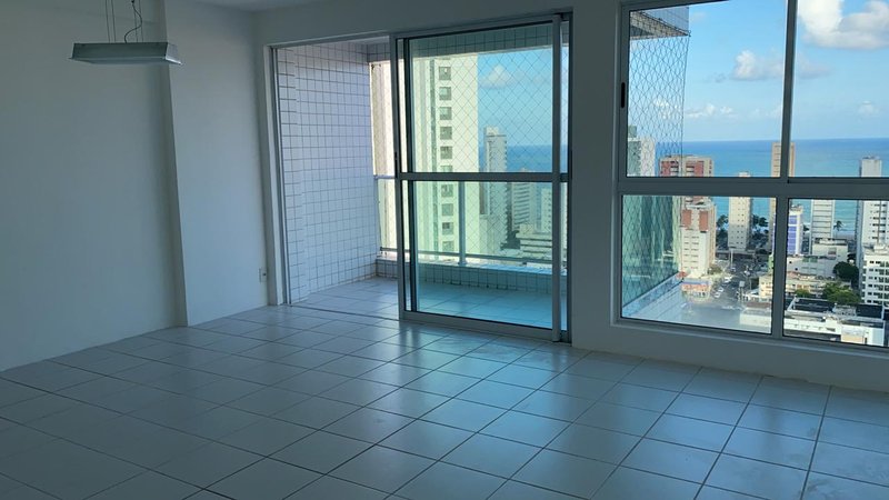 Apartamento à venda com 3 quartos sendo uma suíte, 140m² área útil por R$ 1.250.000,00 Rua Francisco da Cunha Recife - 