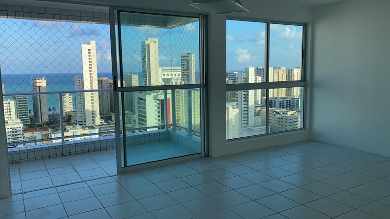 Apartamento à venda com 3 quartos sendo uma suíte, 105m² área útil por R$ 1.250.000,00 Rua Francisco da Cunha Recife - 