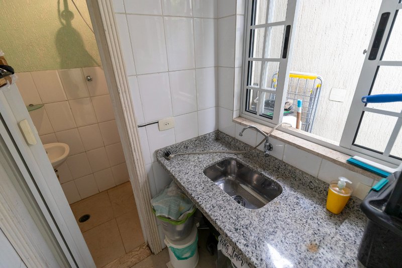 Casa em Indianópolis com 180m² 4 dorm Rua Lydia Simões Cabral São Paulo - 