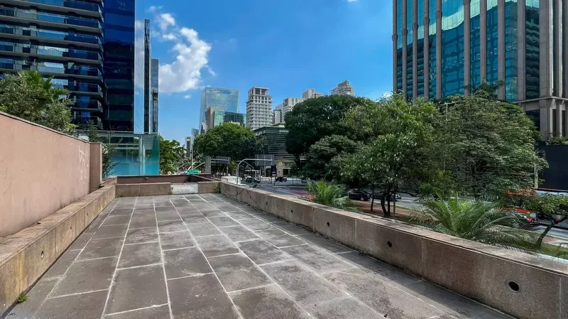 ALUGA-SE O MELHOR IMÓVEL PARA COMÉRCIO EM SÃO PAULO Avenida Brigadeiro Faria Lima São Paulo - 