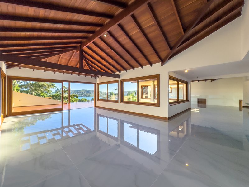 Mansão a venda com vista espetacular na Ferradura em Búzios Rua Hildegard Rosenthal Armação dos Búzios - 