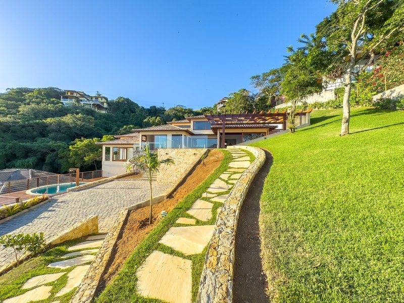 Mansão a venda com vista espetacular na Ferradura em Búzios Rua Hildegard Rosenthal Armação dos Búzios - 