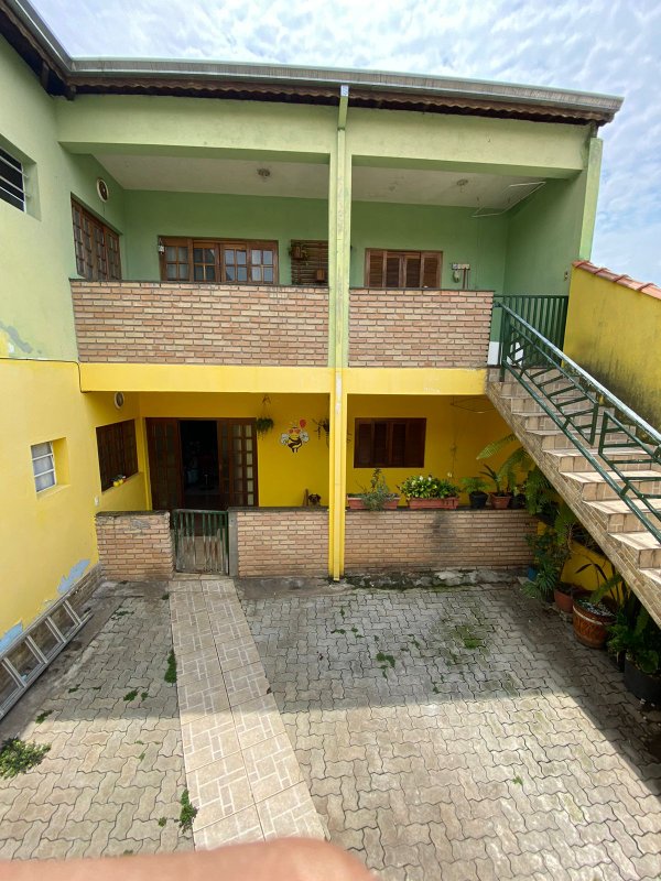 Edícula c/ 2 dormitórios, entrada compartilhada - 1º andar - Vila Cintra - Mogi das Cruzes - 