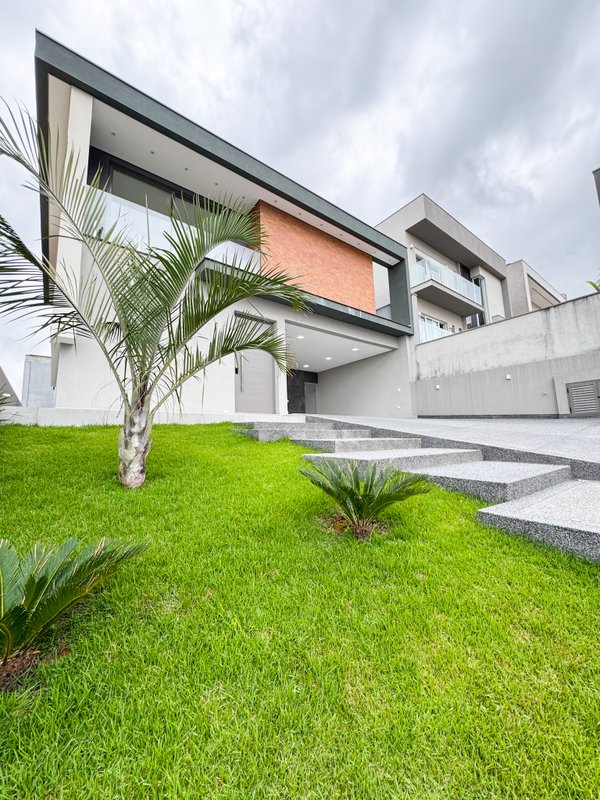 Casa arquitetura contemporânea, nova no Real Park Av Renova dos Santos Arujá - 