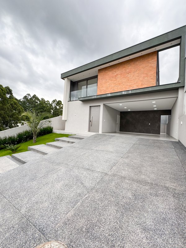 Casa arquitetura contemporânea, nova no Real Park Av Renova dos Santos Arujá - 