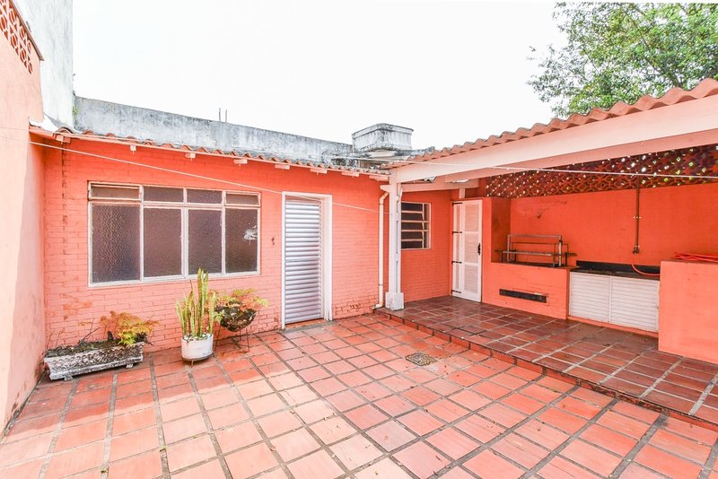 Casa com 199m² em Indianópolis 3 dorm 1 suíte 4 vagas Avenida Iraí São Paulo - 
