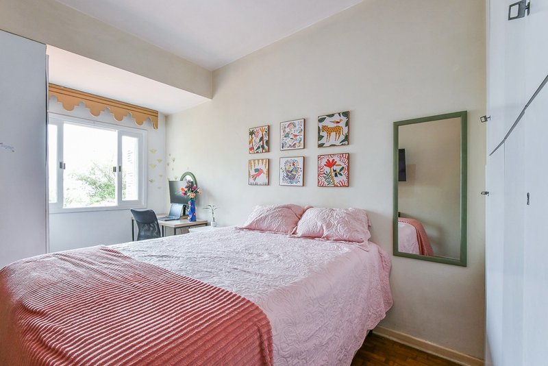 Casa com 199m² em Indianópolis 3 dorm 1 suíte 4 vagas Avenida Iraí São Paulo - 