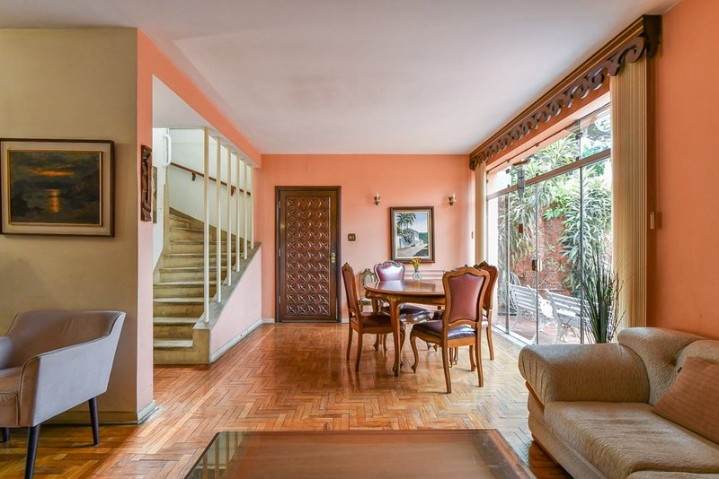 Casa com 199m² em Indianópolis 3 dorm 1 suíte 4 vagas Avenida Iraí São Paulo - 