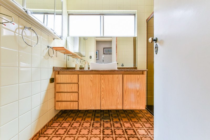 Casa com 199m² em Indianópolis 3 dorm 1 suíte 4 vagas Avenida Iraí São Paulo - 