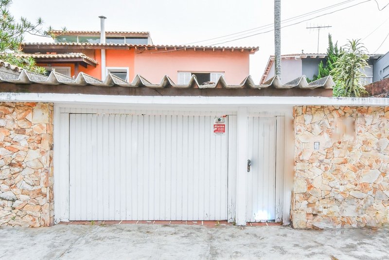 Casa com 199m² em Indianópolis 3 dorm 1 suíte 4 vagas Avenida Iraí São Paulo - 