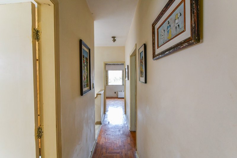 Casa com 199m² em Indianópolis 3 dorm 1 suíte 4 vagas Avenida Iraí São Paulo - 