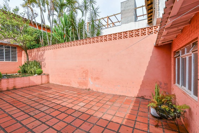 Casa com 199m² em Indianópolis 3 dorm 1 suíte 4 vagas Avenida Iraí São Paulo - 