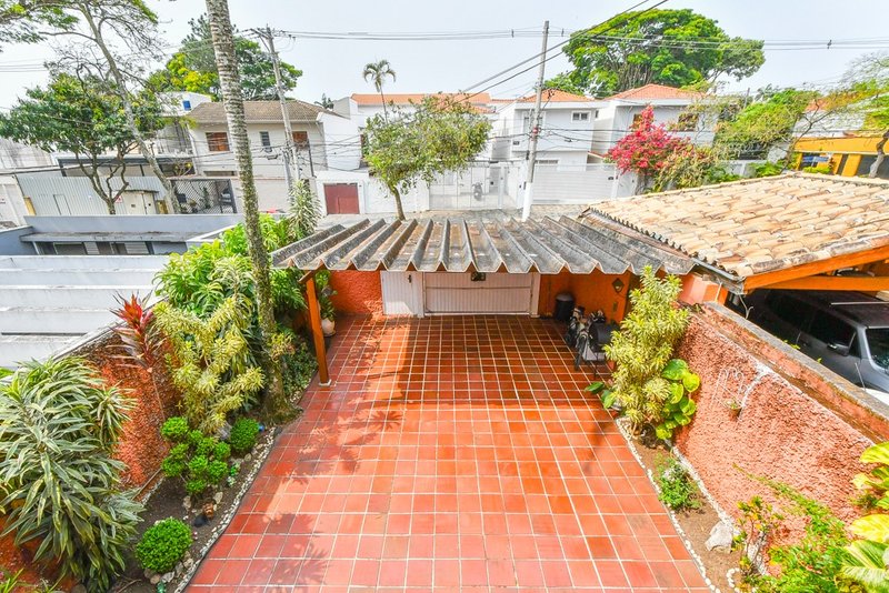 Casa com 199m² em Indianópolis 3 dorm 1 suíte 4 vagas Avenida Iraí São Paulo - 
