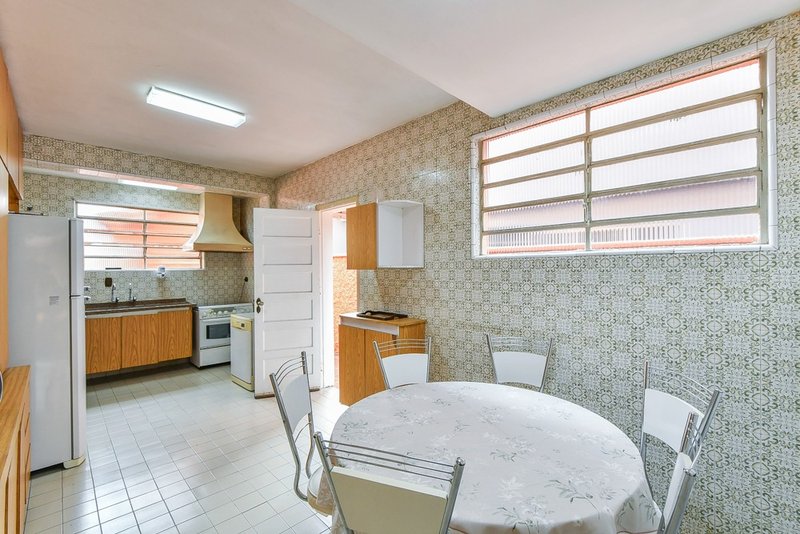 Casa com 199m² em Indianópolis 3 dorm 1 suíte 4 vagas Avenida Iraí São Paulo - 