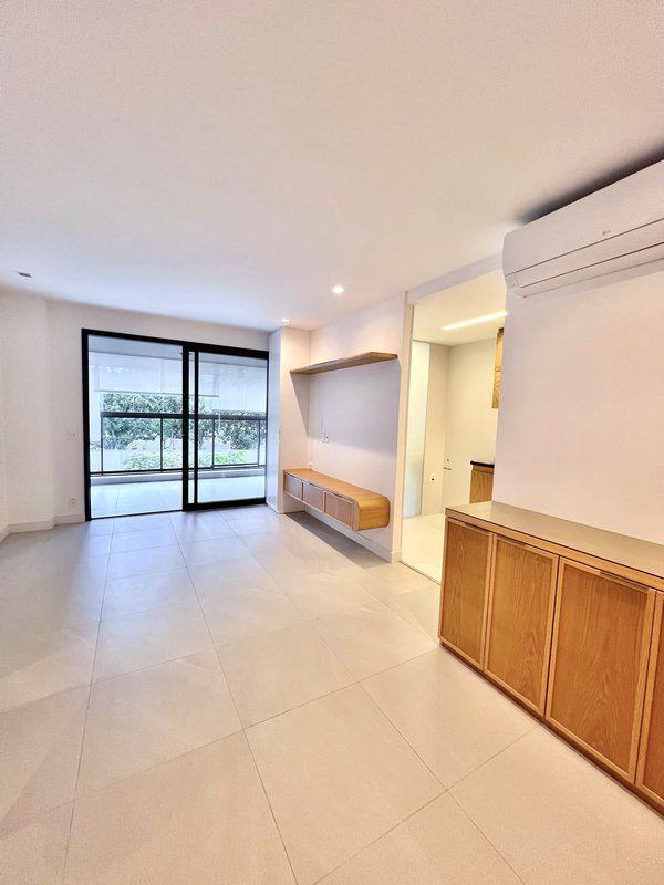 Apartamento novíssimo para locação no Posto 5 - Barra da Tijuca - Rio de Janeiro - 