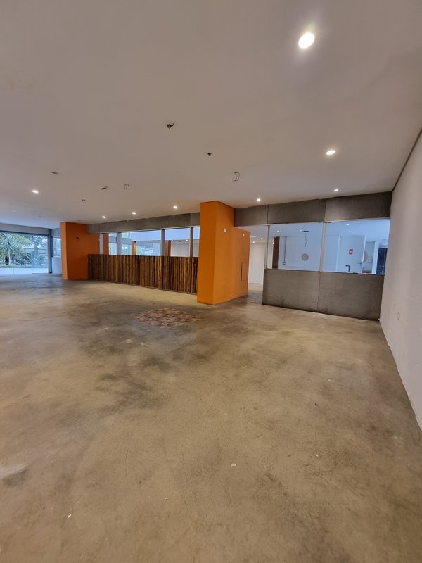 ALUGA-SE EXCELENTE SALÃO COMERCIAL – 200M2 – LOCALIZAÇÃO NOBRE Rua Professor Artur Ramos São Paulo - 