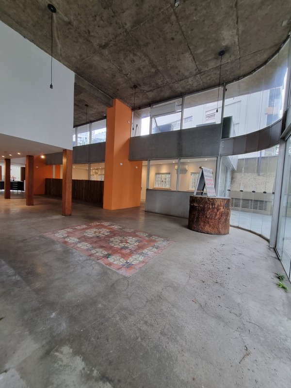 ALUGA-SE EXCELENTE SALÃO COMERCIAL – 200M2 – LOCALIZAÇÃO NOBRE Rua Professor Artur Ramos São Paulo - 