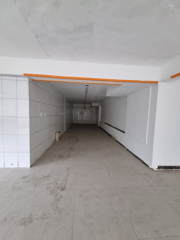 ALUGA-SE EXCELENTE SALÃO COMERCIAL – 200M2 – LOCALIZAÇÃO NOBRE Rua Professor Artur Ramos São Paulo - 