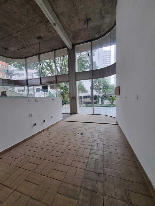 ALUGA-SE EXCELENTE SALÃO COMERCIAL – 200M2 – LOCALIZAÇÃO NOBRE Rua Professor Artur Ramos São Paulo - 