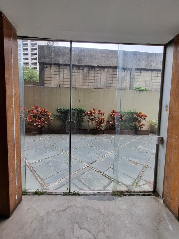 ALUGA-SE EXCELENTE SALÃO COMERCIAL – 200M2 – LOCALIZAÇÃO NOBRE Rua Professor Artur Ramos São Paulo - 
