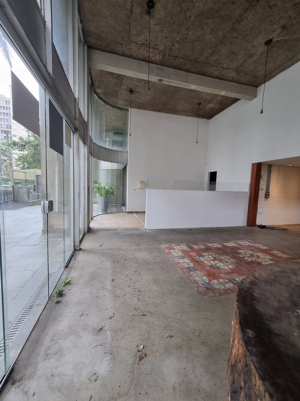 ALUGA-SE EXCELENTE SALÃO COMERCIAL – 200M2 – LOCALIZAÇÃO NOBRE Rua Professor Artur Ramos São Paulo - 