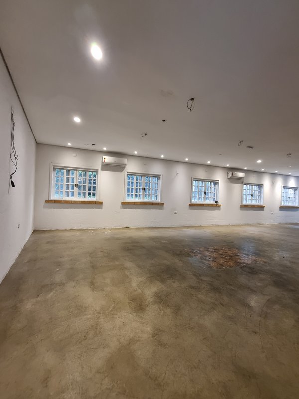 ALUGA-SE EXCELENTE SALÃO COMERCIAL – 200M2 – LOCALIZAÇÃO NOBRE Rua Professor Artur Ramos São Paulo - 